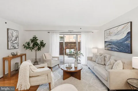 $560,000 | 610 North West Street, Unit 105, Alexandria, VA 22314