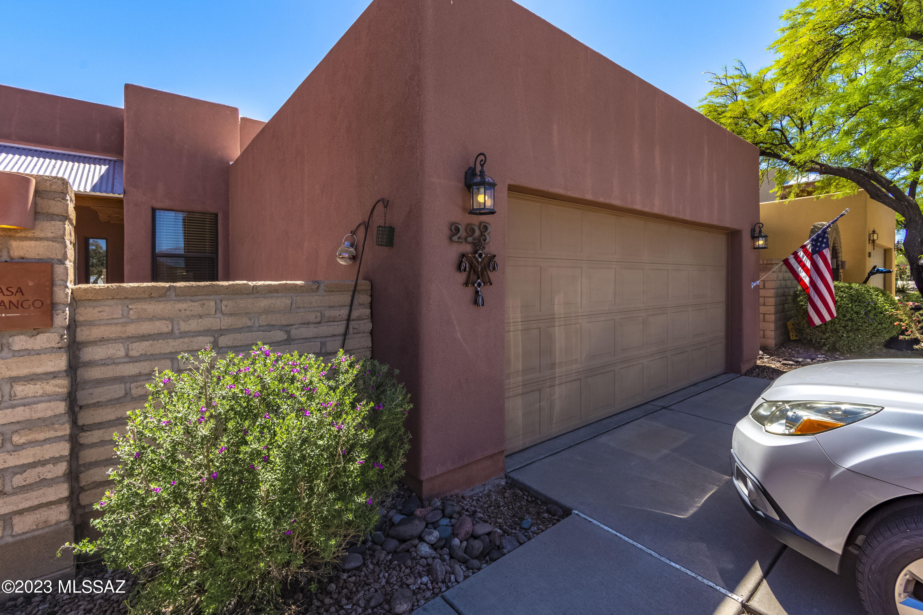 223 South Fresno Spring Way Tucson, AZ 85748 - Photo 2 of 27