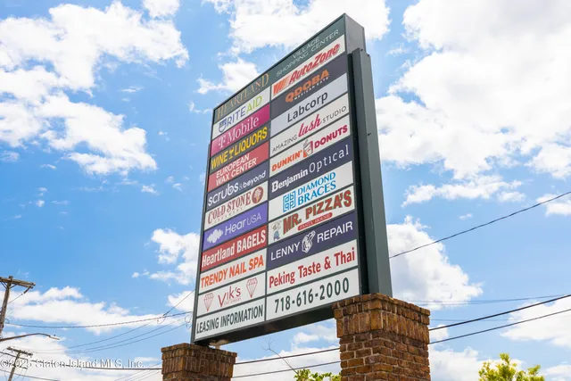 $1,295,000 | 700 Travis Avenue | New Springville