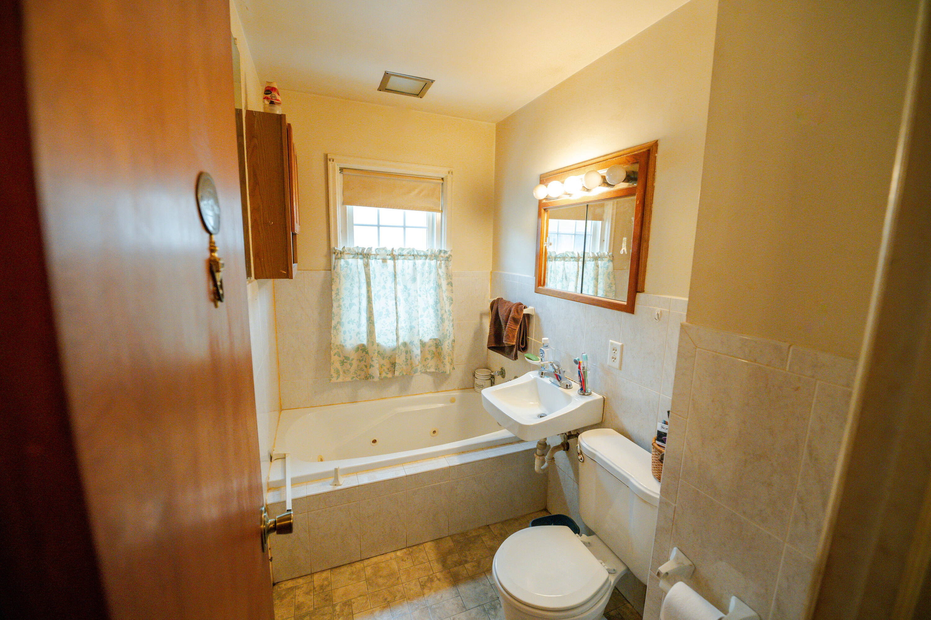 2301 Olive Street Racine, WI 53403 - Photo 5 of 13 2301 Olive St. 5