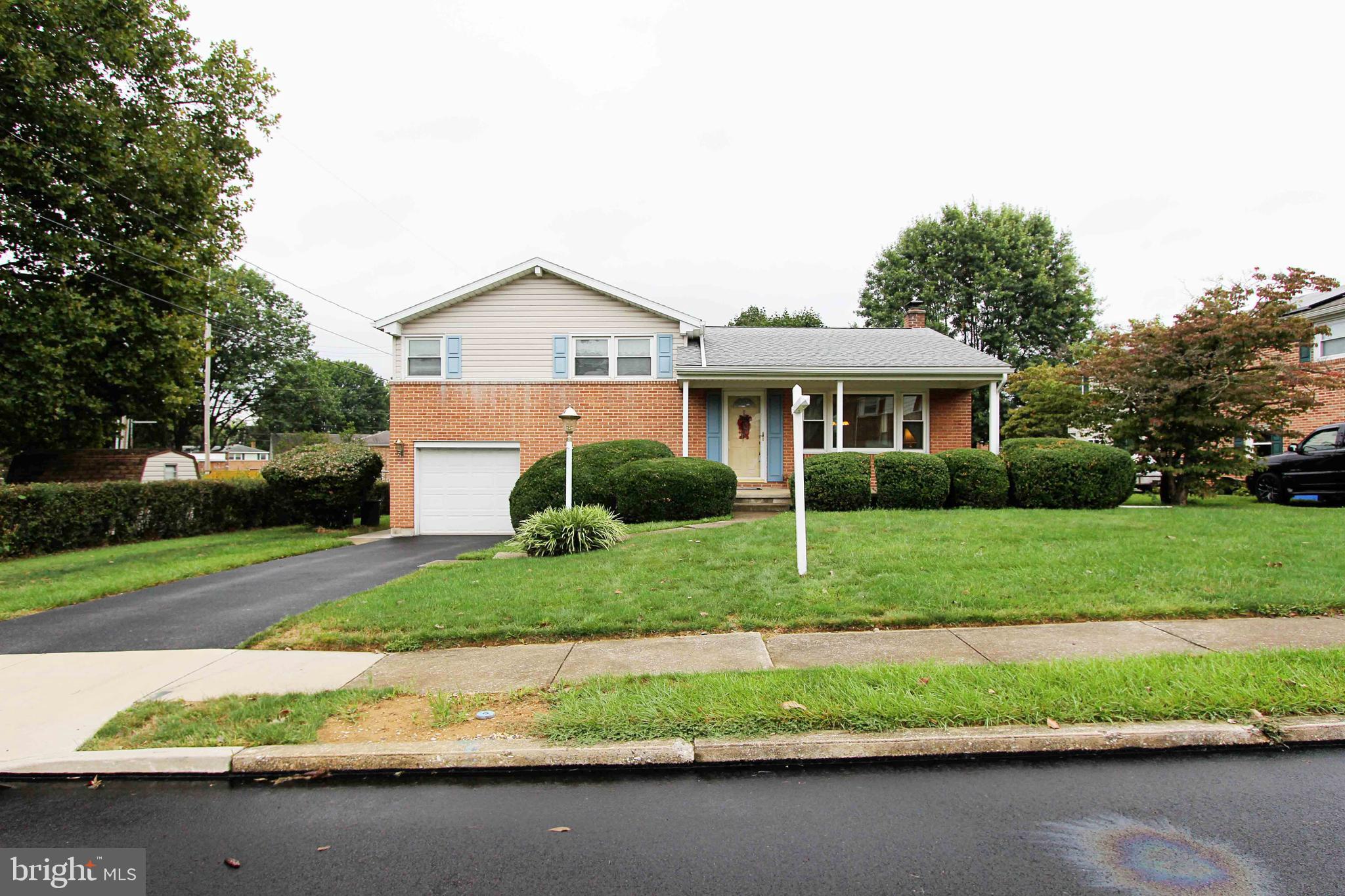 2425 Auburn Road York, PA 17402 - Photo 3 of 39 Gallery Image 3