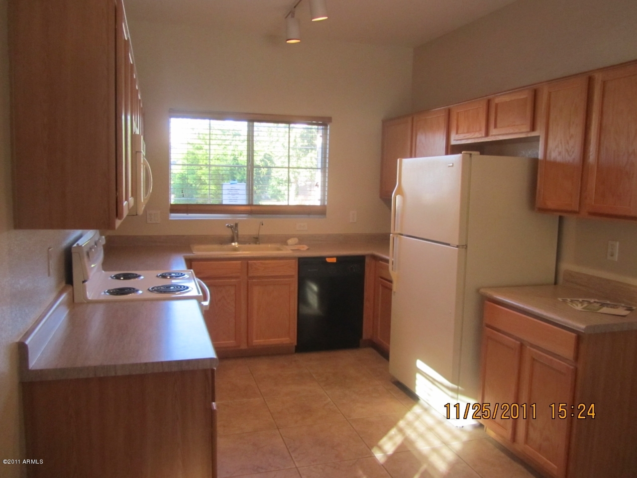 2895 East Harwell Road Gilbert, AZ 85234 - Photo 4 of 14 img_2949