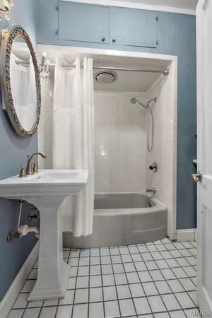 $190,000 | 205 North Virginia Street, Charleston, MO 63834