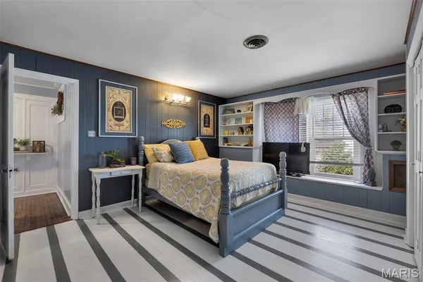 $190,000 | 205 North Virginia Street, Charleston, MO 63834