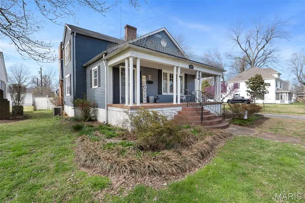 $190,000 | 205 North Virginia Street, Charleston, MO 63834