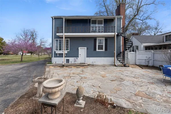 $190,000 | 205 North Virginia Street, Charleston, MO 63834