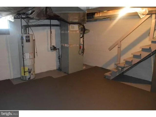 a view of utility room