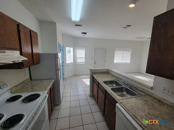 $1,800 | 814 Sagewood Trail, San Marcos, TX 78666
