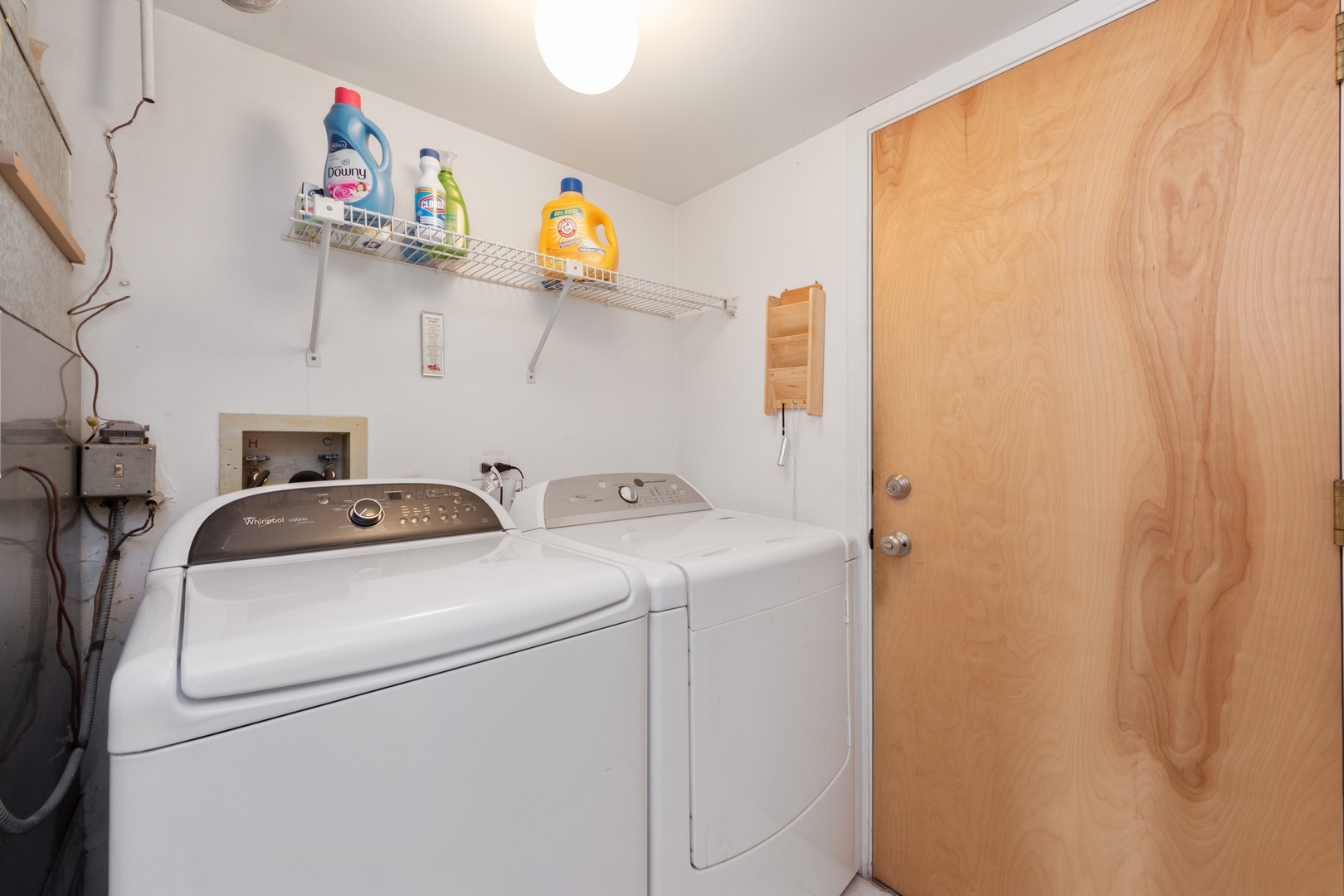 994 Ridgefield Lane, Unit 51 Wheeling, IL 60090 - Photo 9 of 10 a utility room with dryer and washer