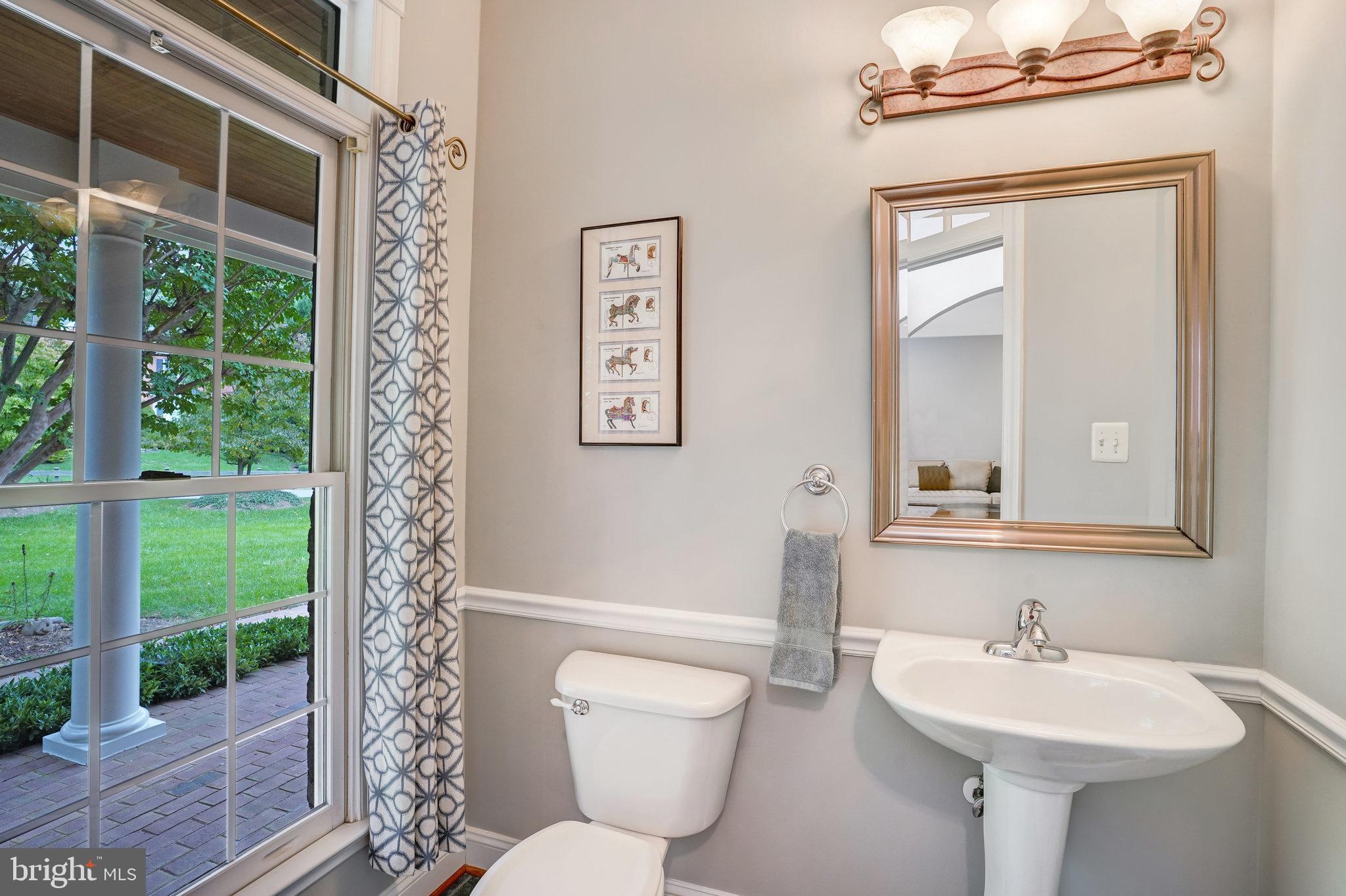 4826 Piney Branch Road Fairfax, VA 22030 - Photo 7 of 69 Gallery Image 7