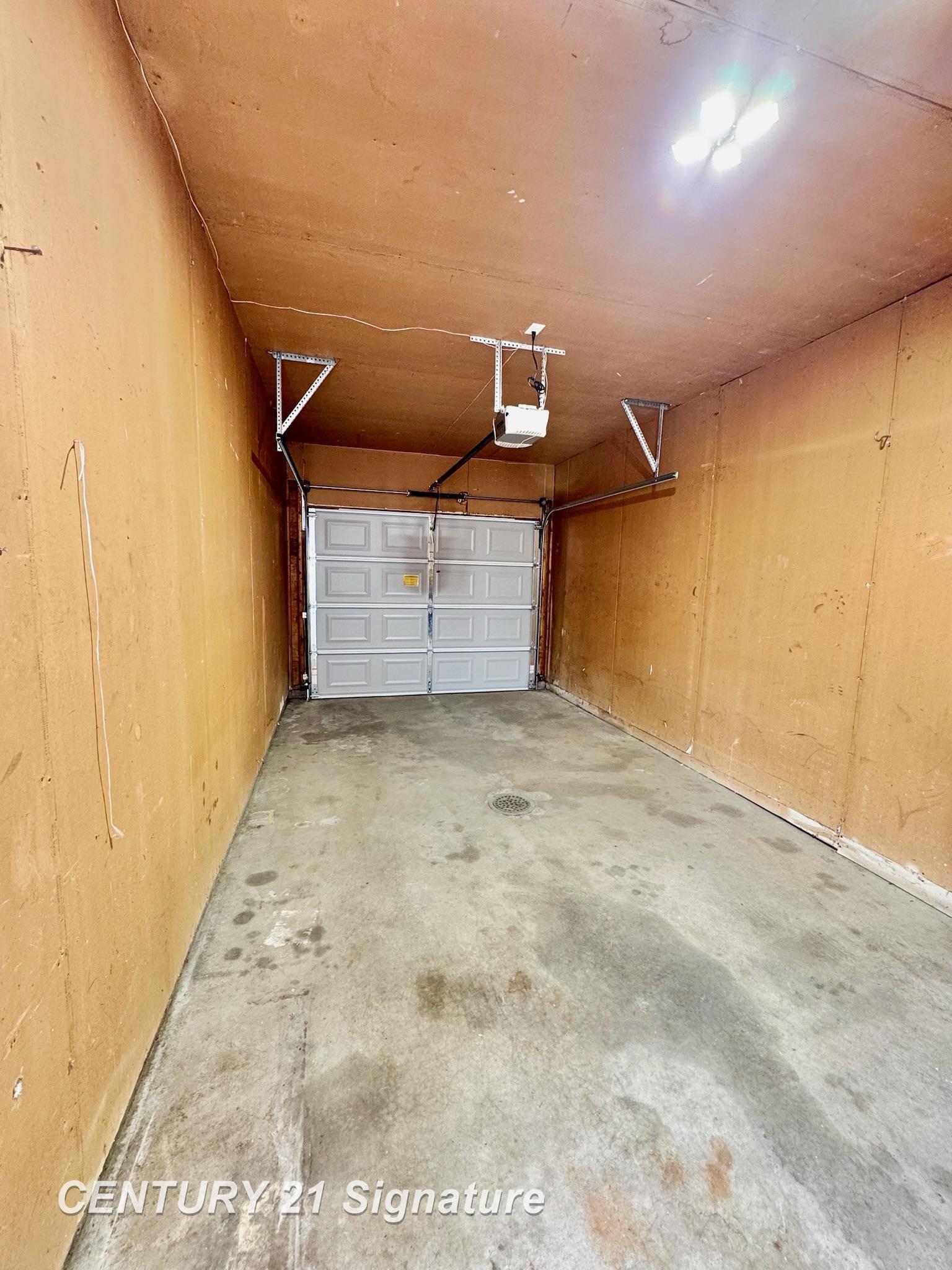 2480 North Center Road Saginaw, MI 48603 - Photo 11 of 24 50197388-e9d7a978-da22-45b1-bf46-1be6b3fa1a67.JPG