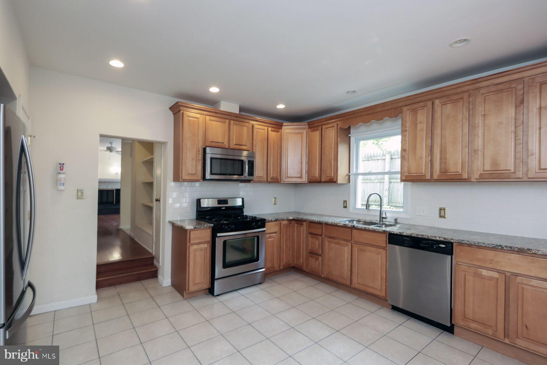 204 Lakeview Avenue Haddonfield, NJ 08033 - Photo 14 of 31 Granite counters