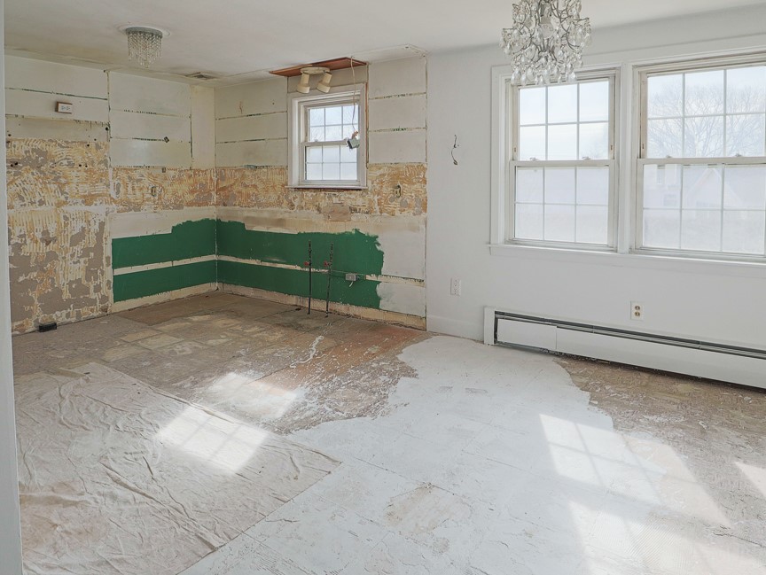 70 Duchess Road Cumberland, RI 02864 - Photo 5 of 22 Kitchen & dining