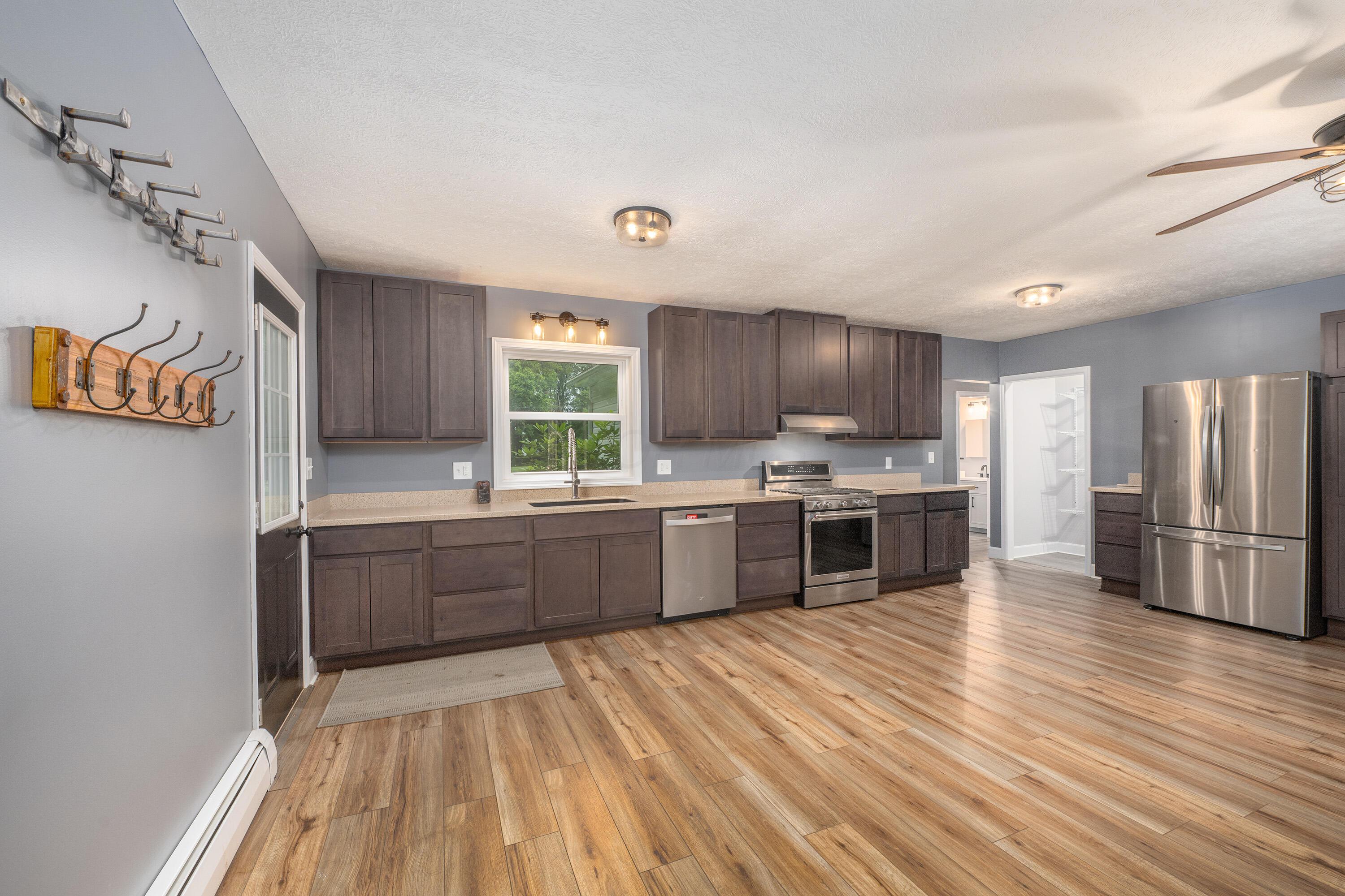 15571 Glen Road Mount Vernon, OH 43050 - Photo 4 of 43 15571Glen_06