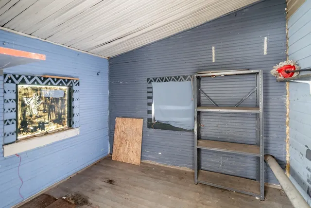 $110,000 | 805 Pine Street, Halstead, KS 67056