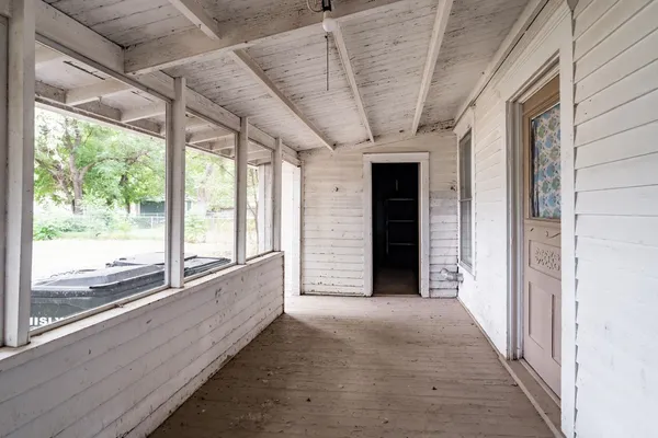 $110,000 | 805 Pine Street, Halstead, KS 67056