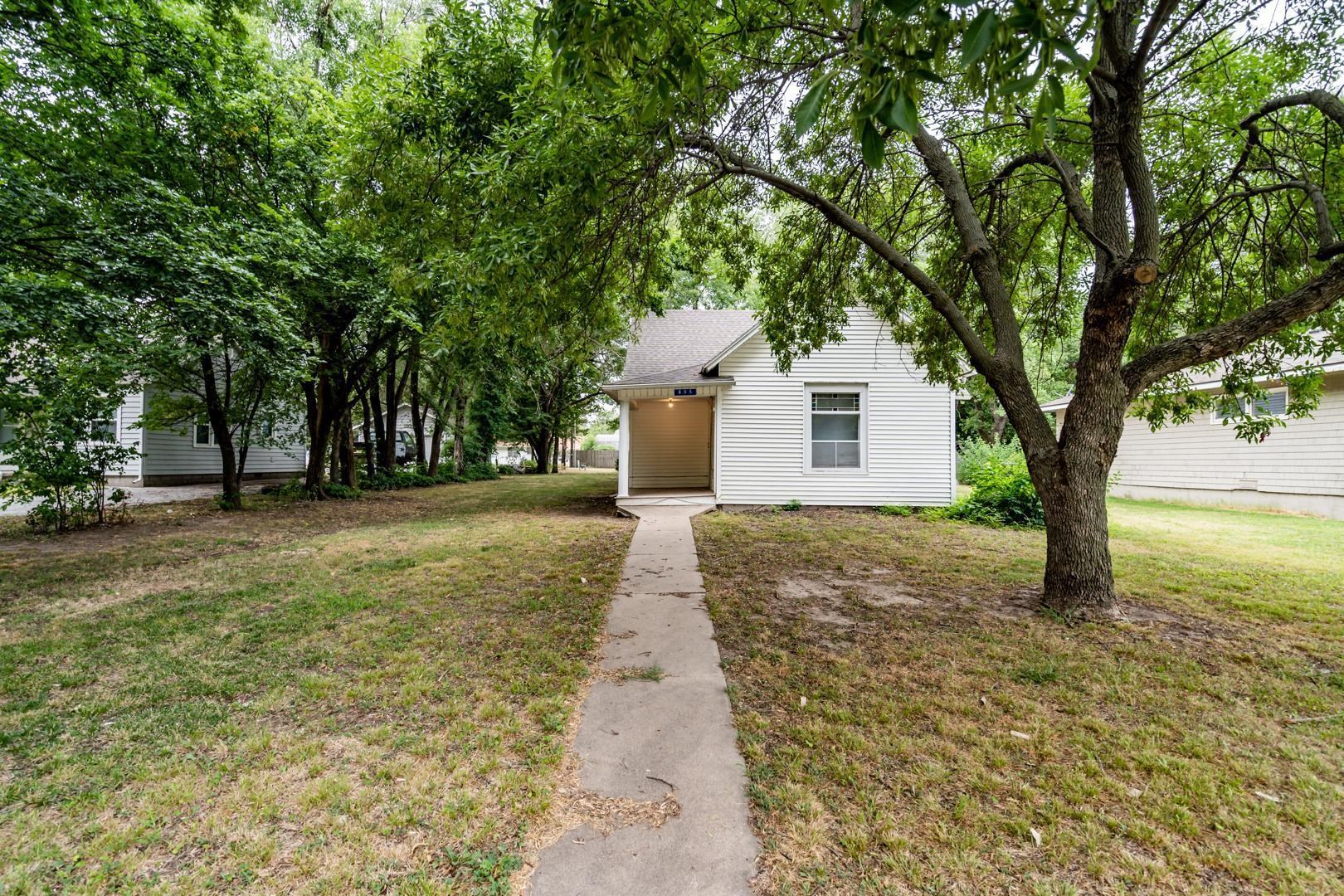 805 Pine Street Halstead, KS 67056 - Photo 5 of 32