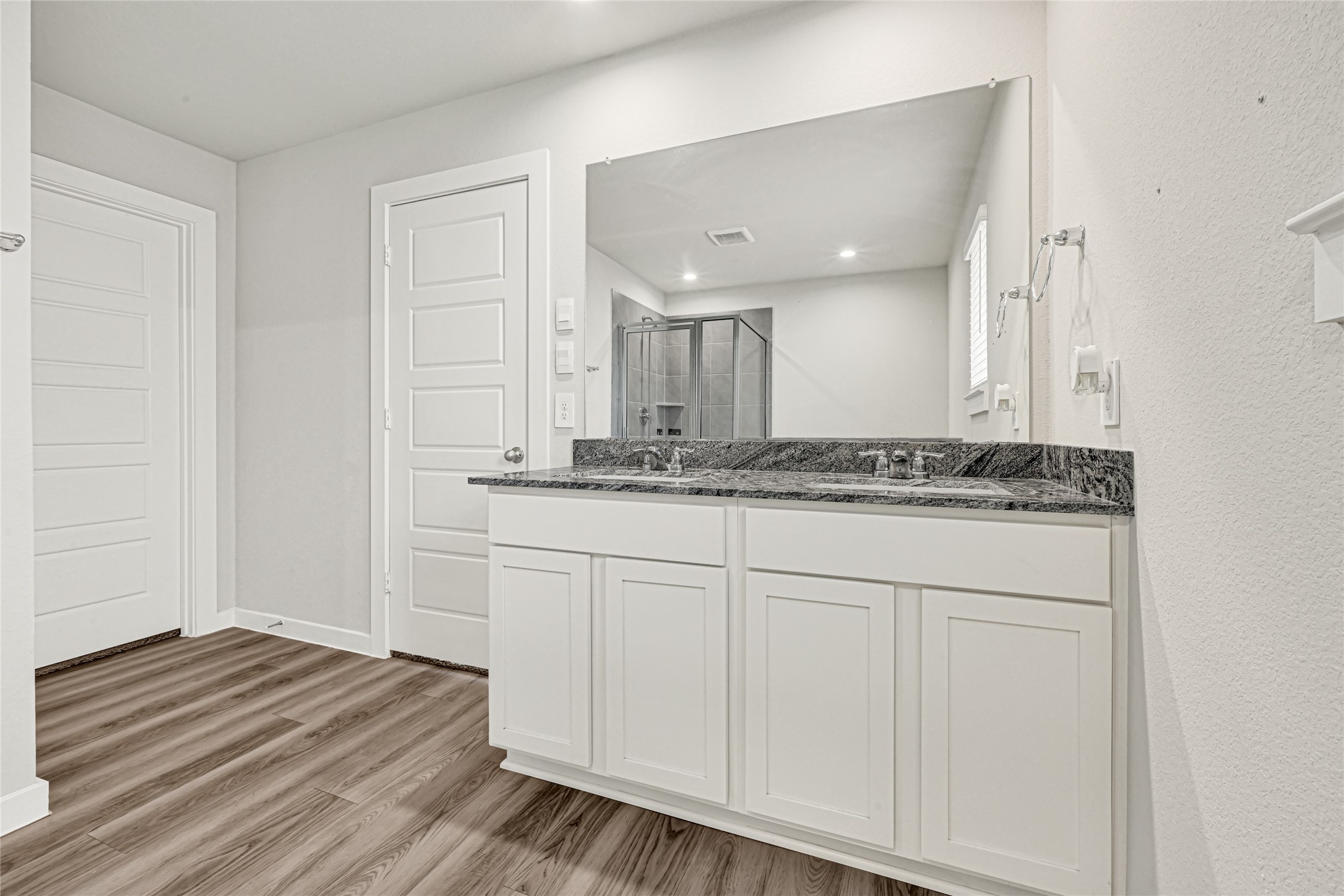 230 Alder Loop Anahuac, TX 77514 - Photo 15 of 21 Gallery Image 15