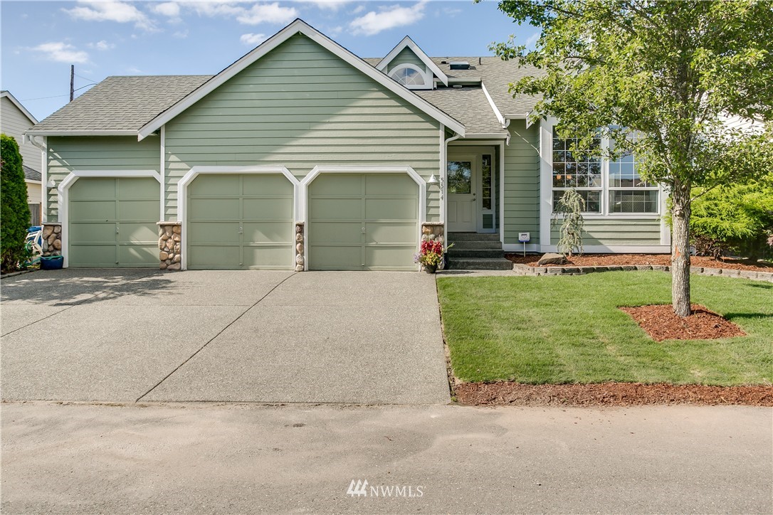 5514 Northeast 3rd Lane Renton, WA 98059 - Photo 1 of 25
