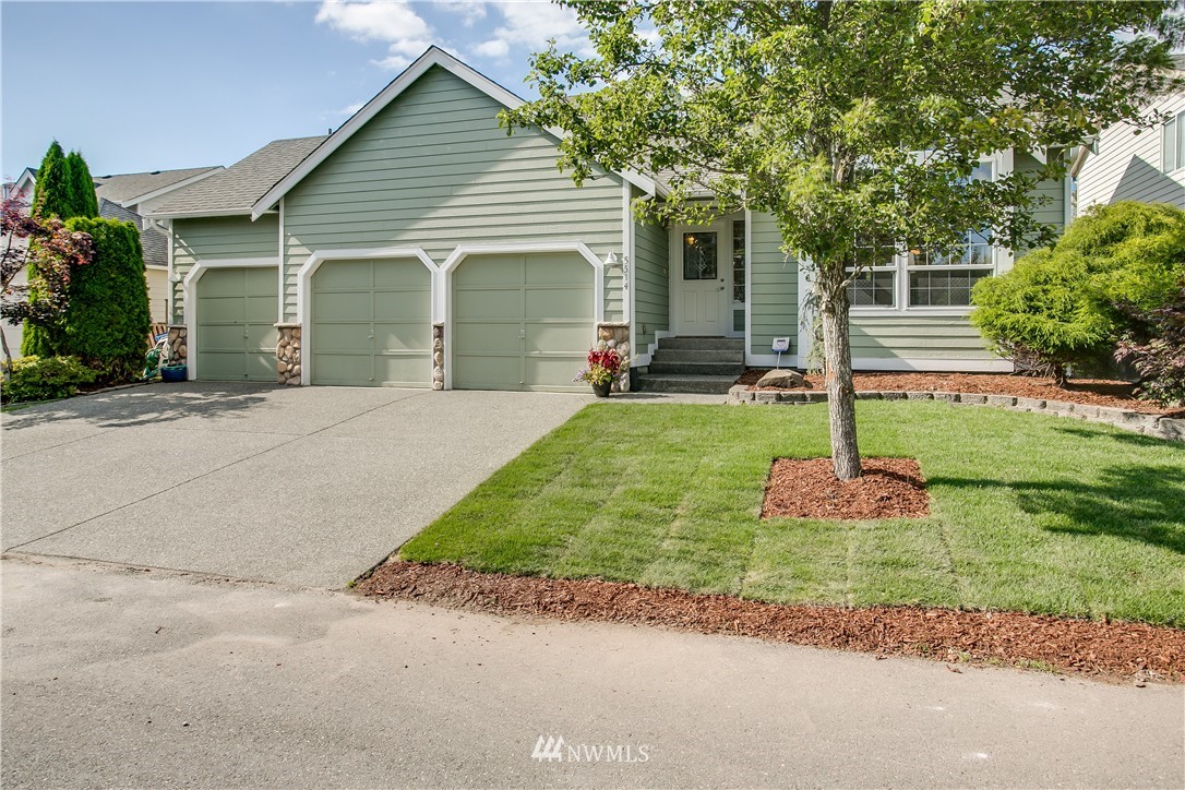 5514 Northeast 3rd Lane Renton, WA 98059 - Photo 3 of 25