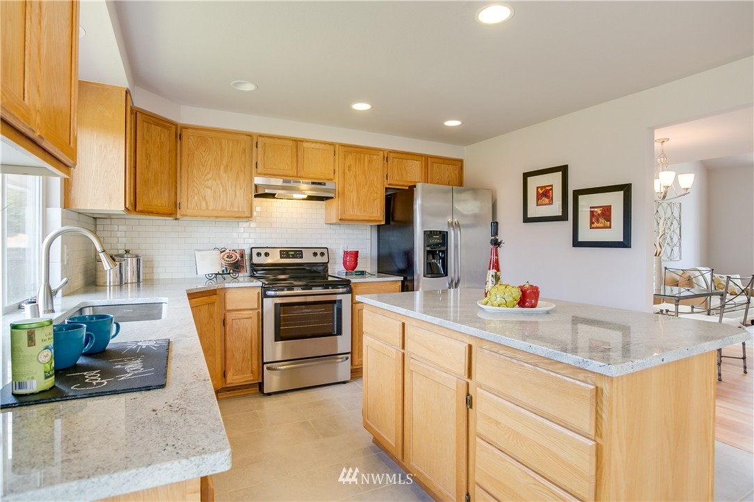 5514 Northeast 3rd Lane Renton, WA 98059 - Photo 4 of 25
