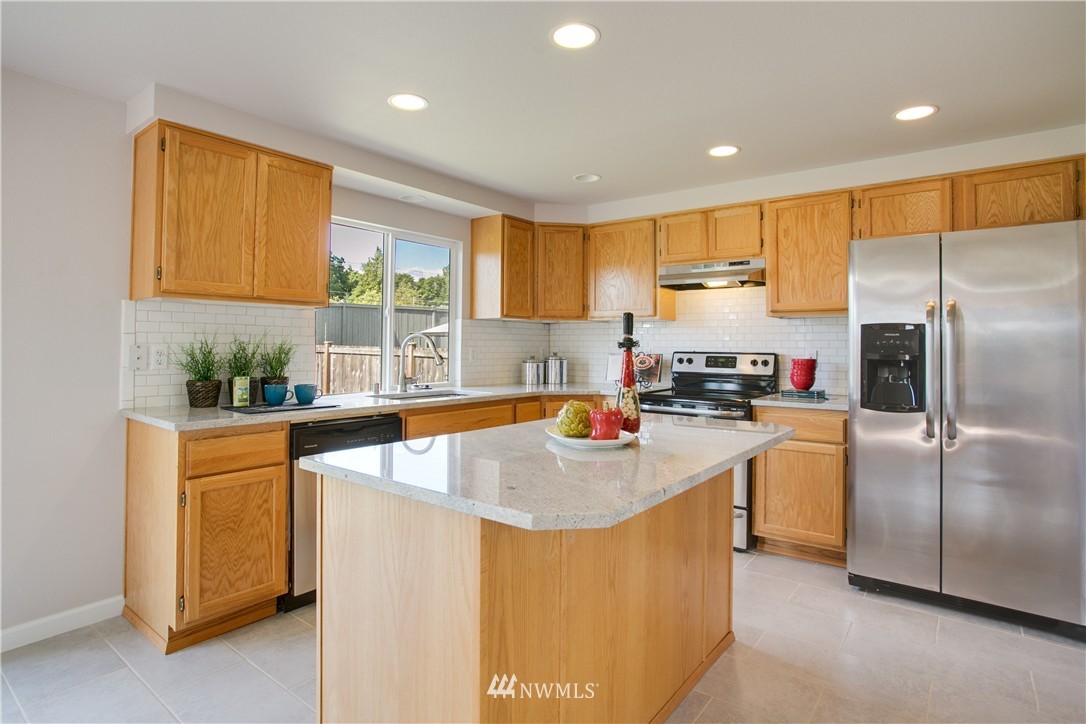 5514 Northeast 3rd Lane Renton, WA 98059 - Photo 5 of 25