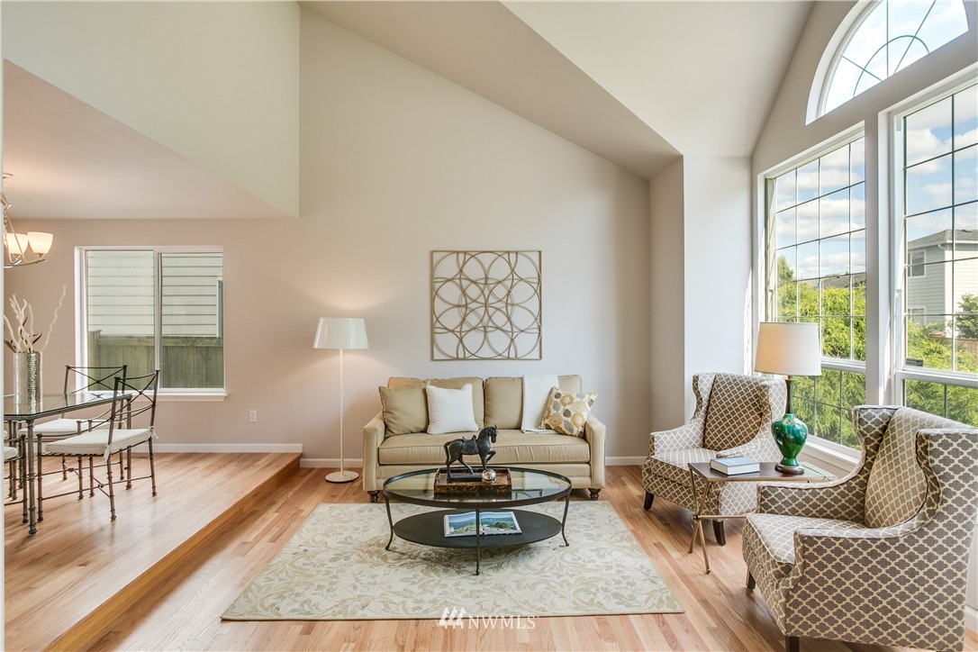 5514 Northeast 3rd Lane Renton, WA 98059 - Photo 8 of 25