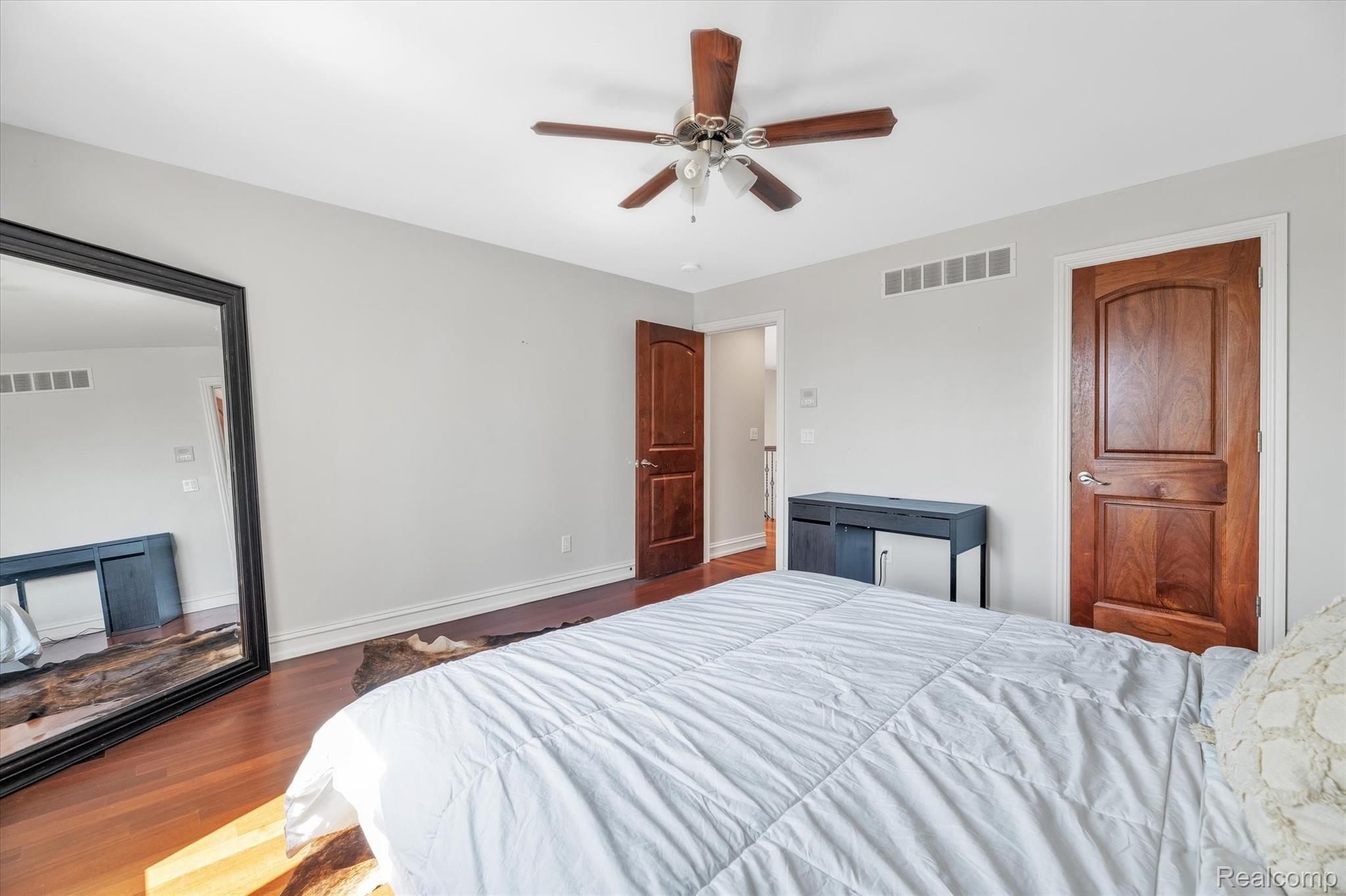 965 Grace Avenue Rochester, MI 48307 - Photo 21 of 54 21-965-Grace-Ave-WindowStill-Real-Estate-Photography-21.jpg