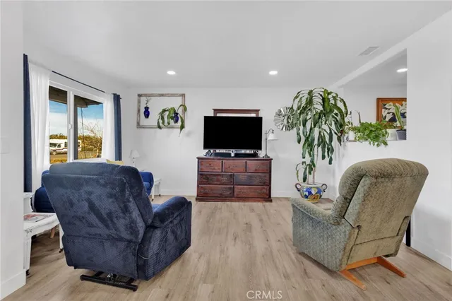 $370,000 | 15109 Anacapa Road, Victorville, CA 92392