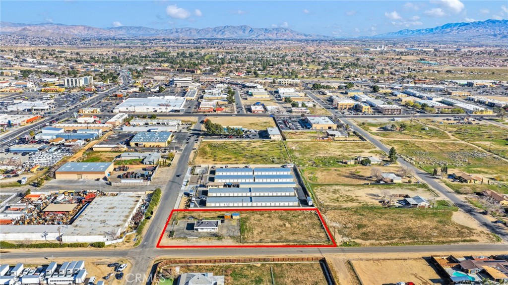 15109 Anacapa Road Victorville, CA 92392 - Photo 33 of 40 an aerial view of residential houses with yard