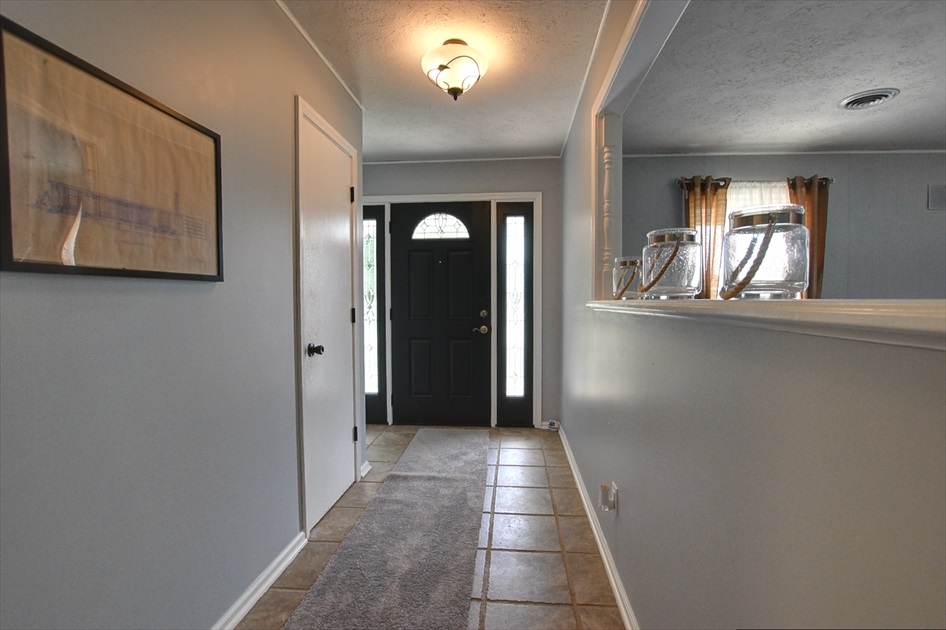 3113 Albright Road Kokomo, IN 46902 - Photo 3 of 26 Gallery Image 3