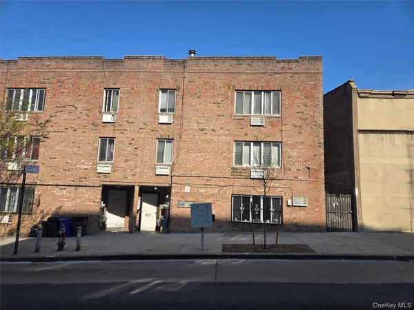 $1,100,000 | 1011 Boston Road | Morrisania