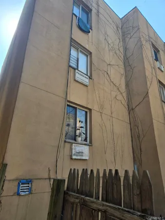 $1,100,000 | 1011 Boston Road | Morrisania