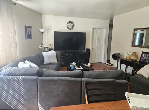 $1,100,000 | 1011 Boston Road | Morrisania