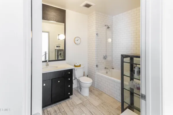 $4,900 | 527 Molino Street, Unit 108, Los Angeles, CA 90013