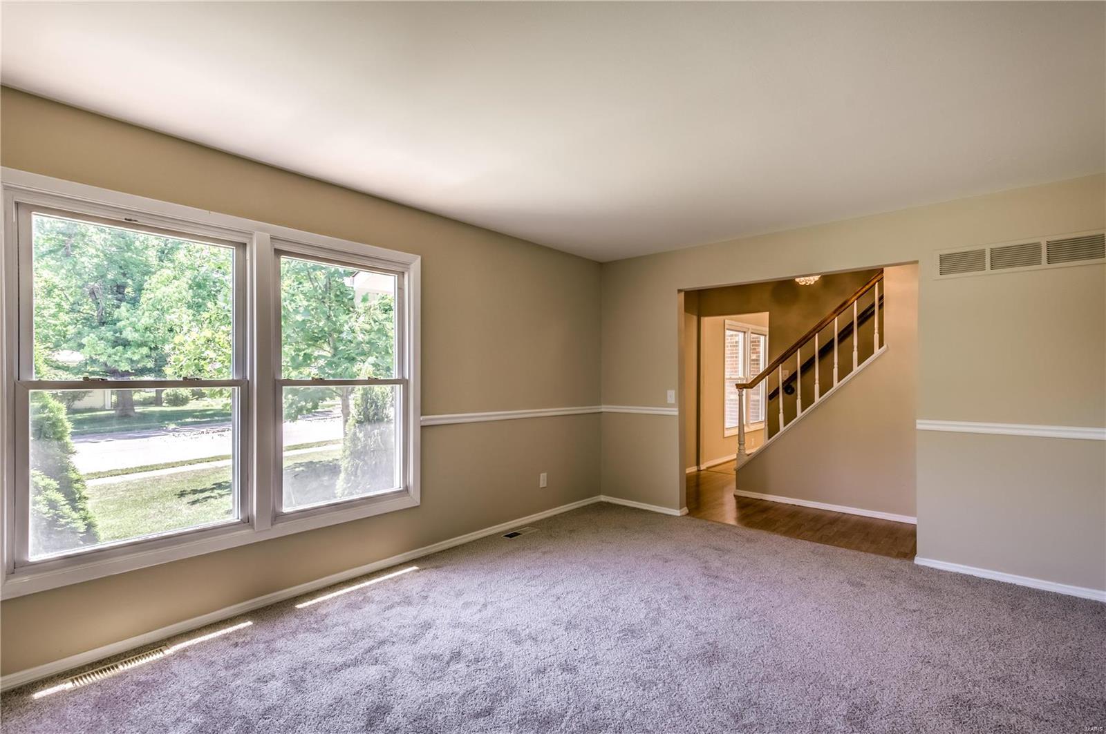 913 Ruth Drive St. Charles, MO 63301 - Photo 6 of 33 Gallery Image 6