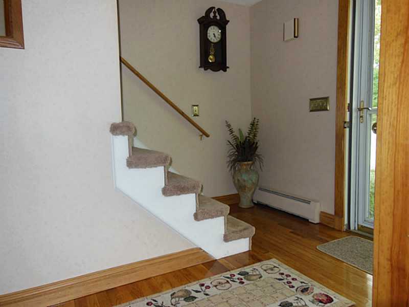 625 Weaver Hill Road Coventry, RI 02816 - Photo 8 of 17 Entry.