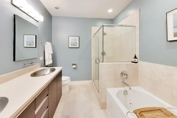 $550,000 | 1050 West Hubbard Street, Unit 2F, Chicago, IL 60642