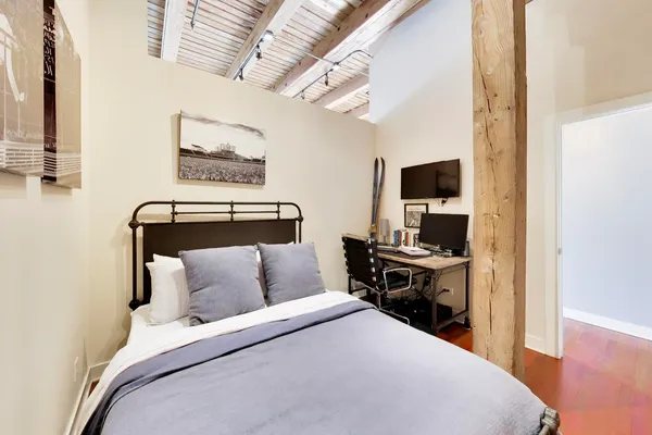$550,000 | 1050 West Hubbard Street, Unit 2F, Chicago, IL 60642