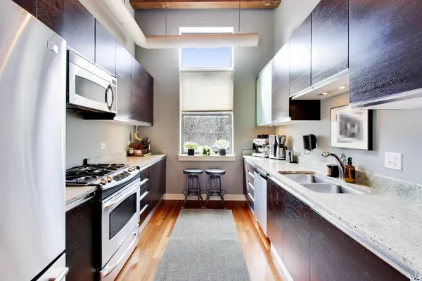 $550,000 | 1050 West Hubbard Street, Unit 2F, Chicago, IL 60642