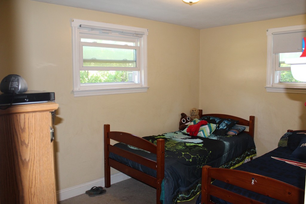 151 Newhouse Street Springfield, MA 01118 - Photo 11 of 14 Gallery Image 11