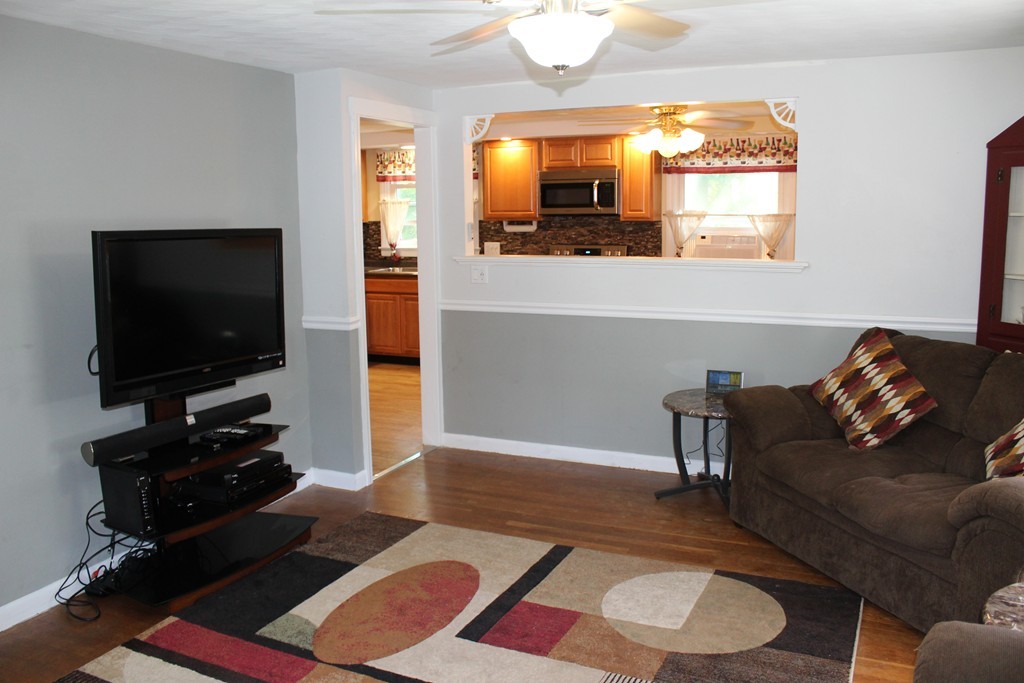 151 Newhouse Street Springfield, MA 01118 - Photo 5 of 14 Gallery Image 5