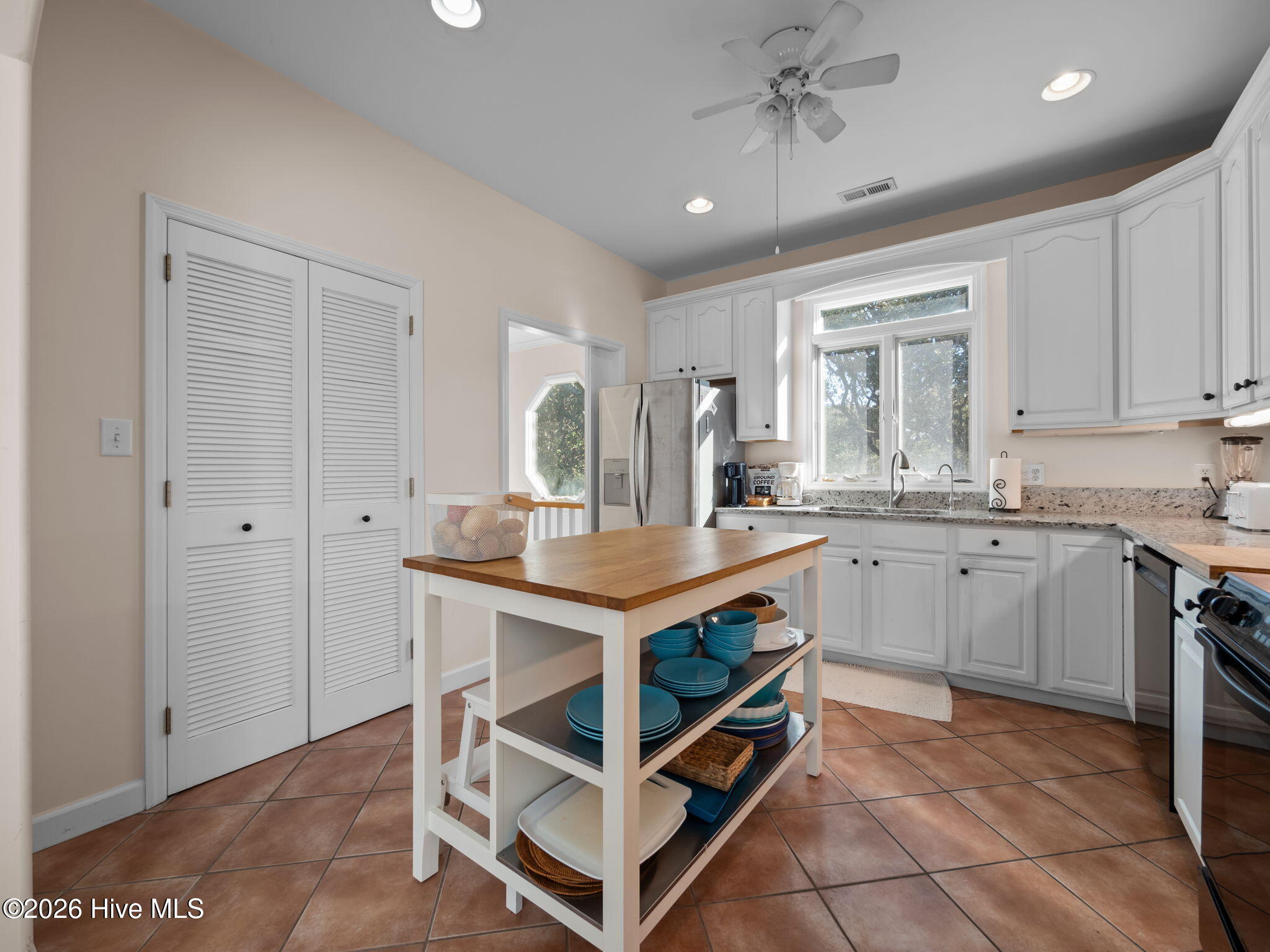 1206 Timber Trail Emerald Isle, NC 28594 - Photo 15 of 48 Kitchen with pantry
