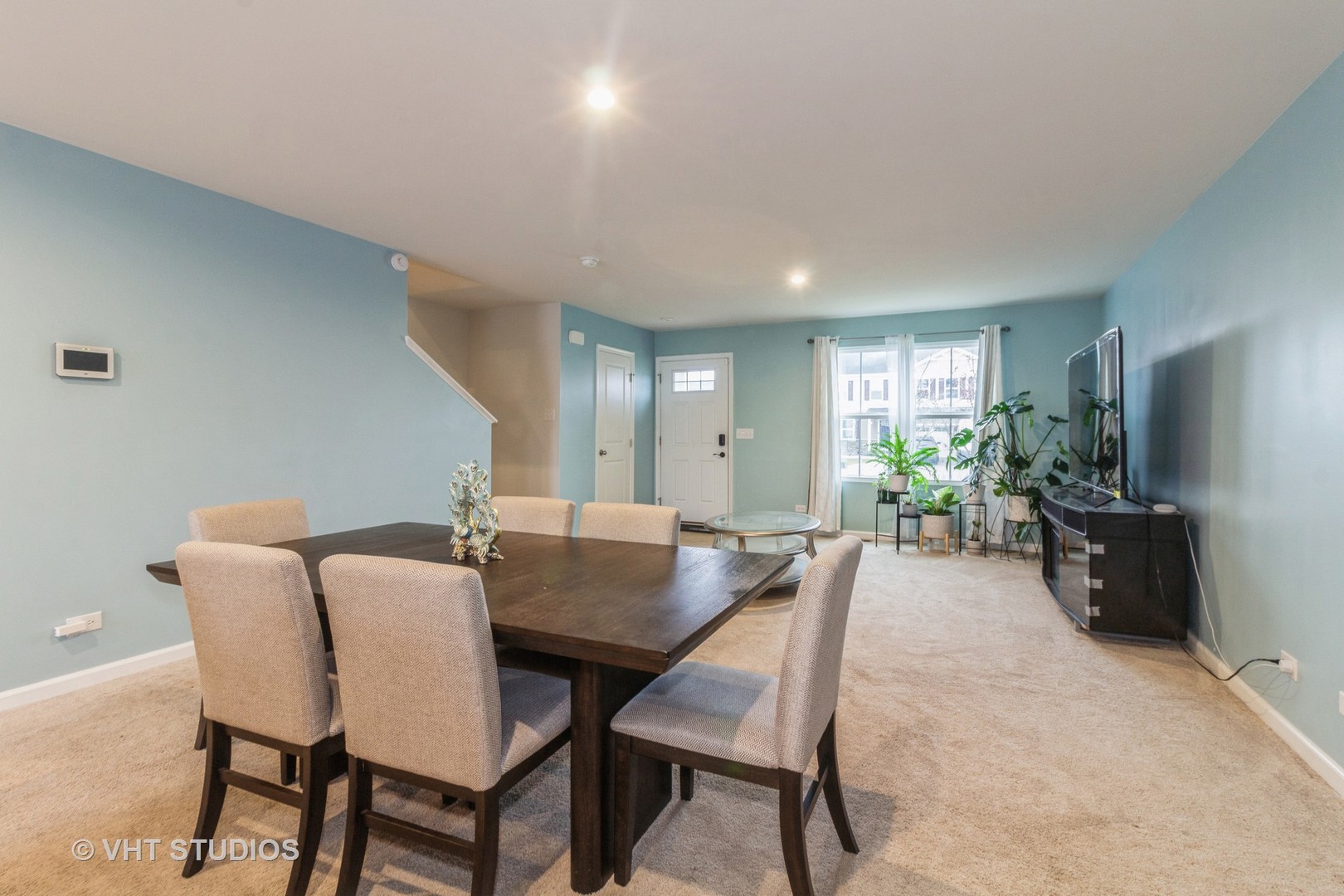 313 Pheasant Run Road Joliet, IL 60433 - Photo 6 of 24 a view of a dining room with furniture