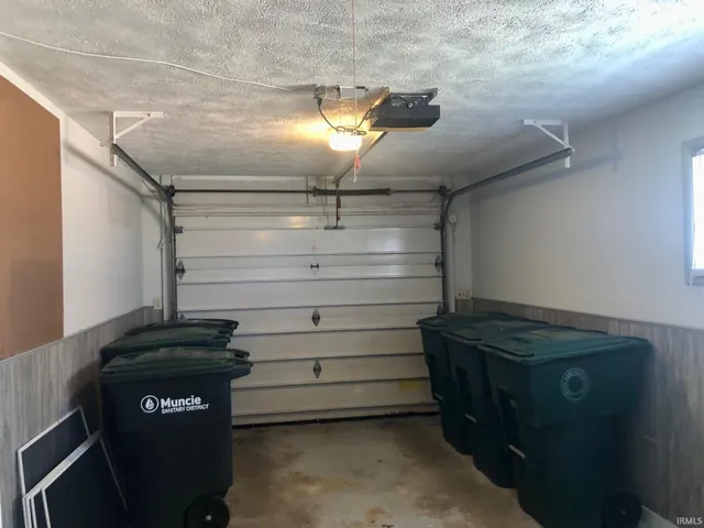 $179,000 | 4210 North Oakwood Avenue, Muncie, IN 47304