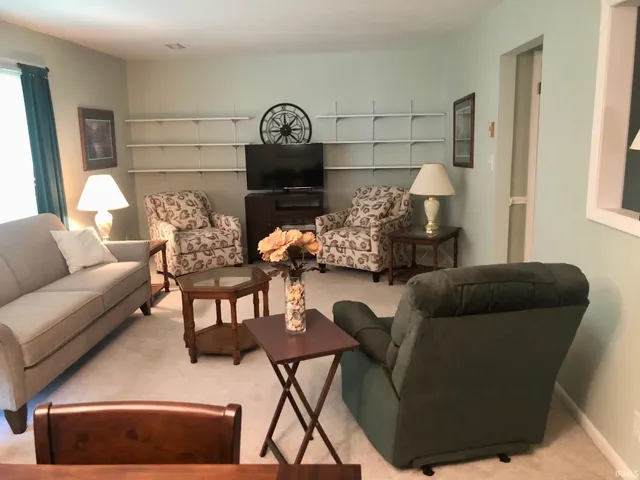 $179,000 | 4210 North Oakwood Avenue, Muncie, IN 47304