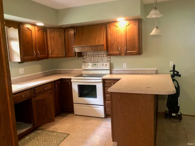 $179,000 | 4210 North Oakwood Avenue, Muncie, IN 47304