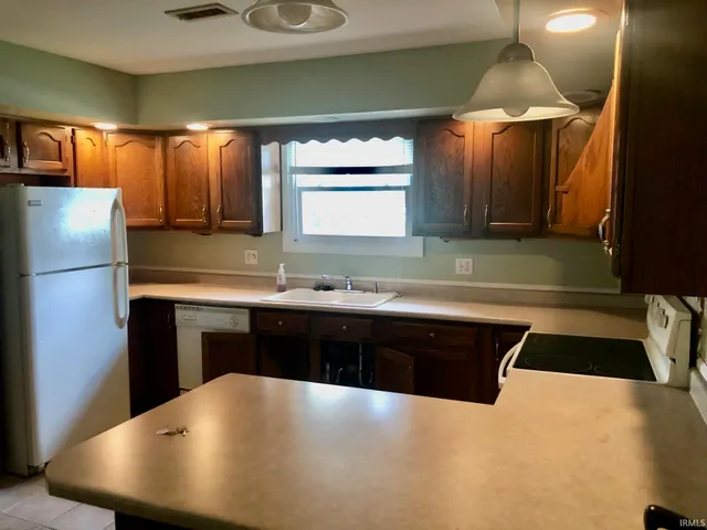 $179,000 | 4210 North Oakwood Avenue, Muncie, IN 47304