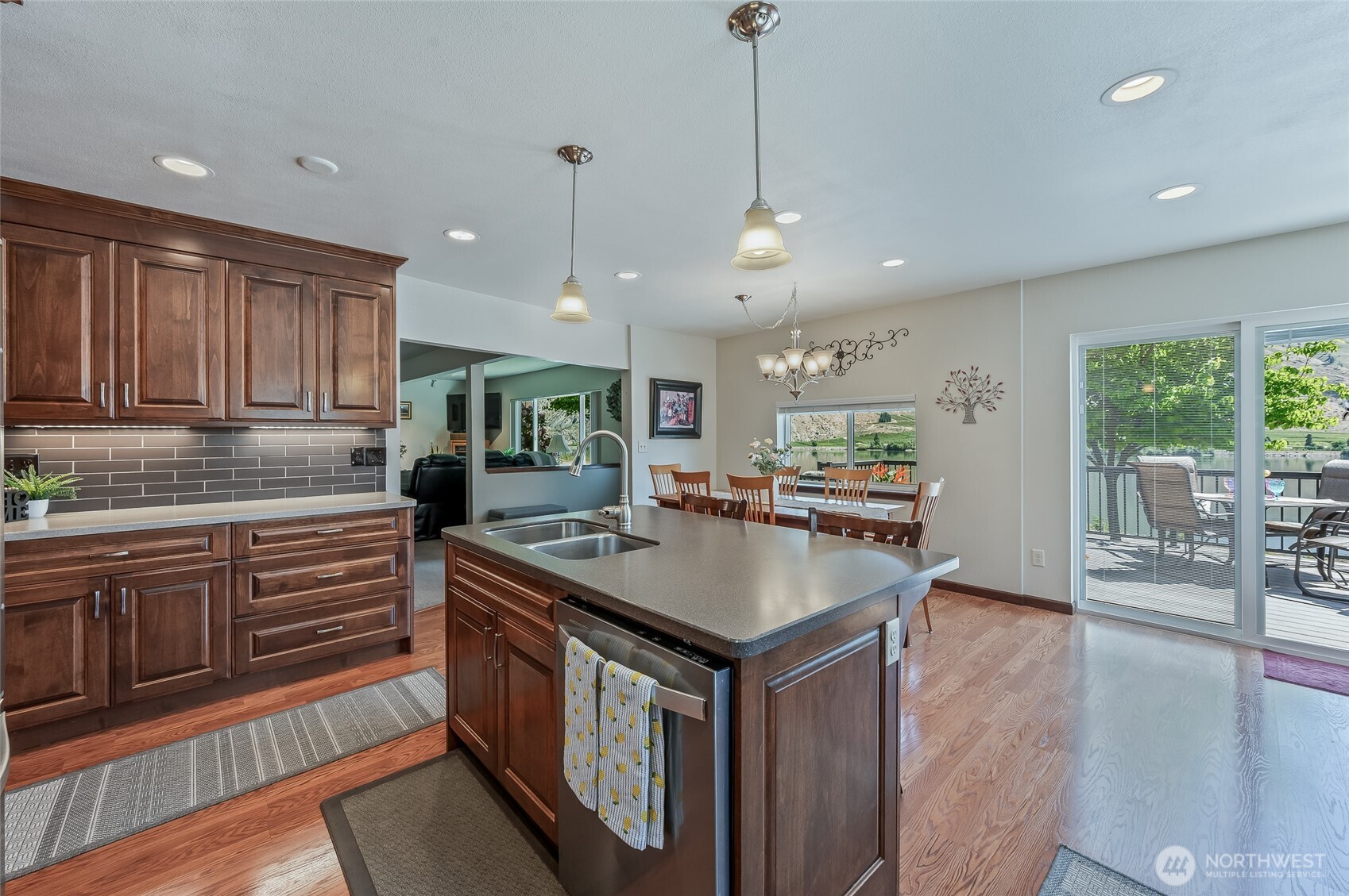 2548 Entiat Way Entiat, WA 98822 - Photo 10 of 40