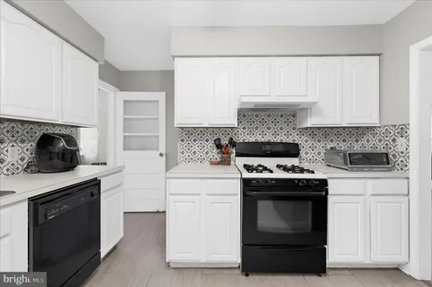 $360,000 | 208 Elm Street, Centreville, MD 21617